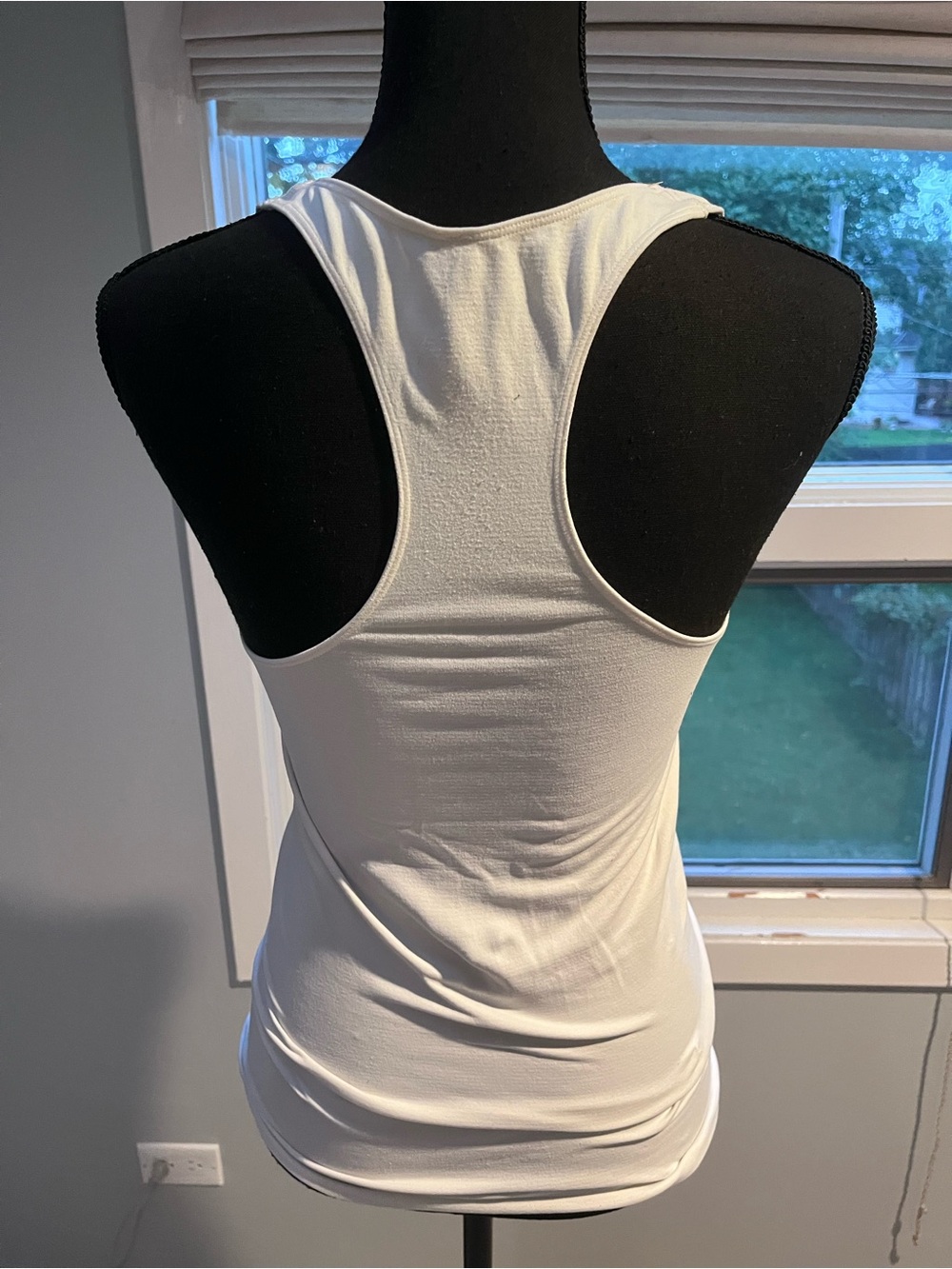 Babaton Sculpt Racerback Scoop Neck Tank Top - Picture 2 of 7